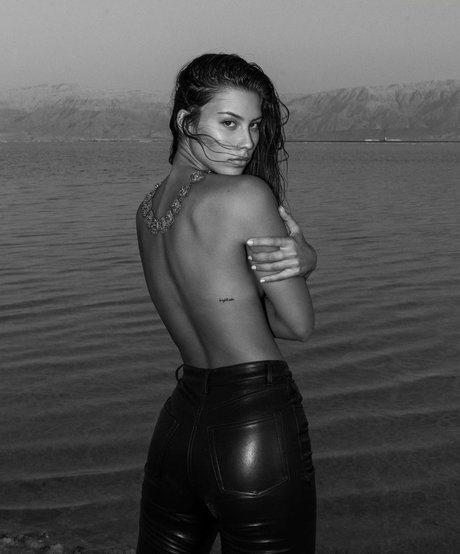 Yeela Frumkin ヌードモデル 画像