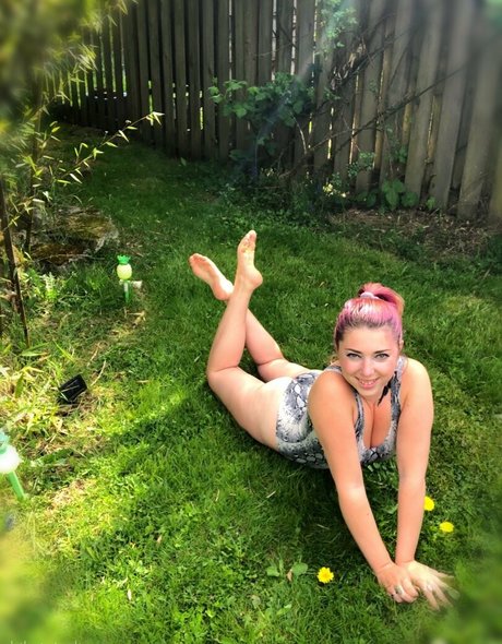 大きなお尻の黒人オンリーファンズ ホット裸 写真