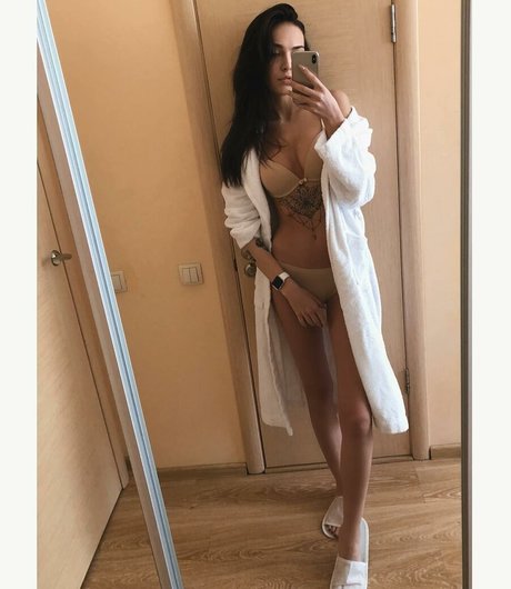 by owl エロティックなスター 画像