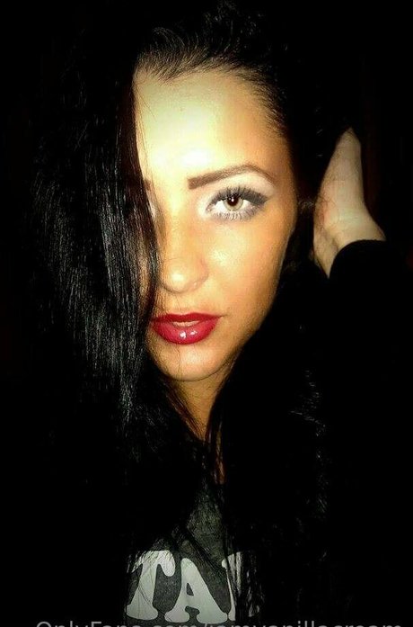 フィットネス熟女オンリーファンズ セクシーヌード 画像