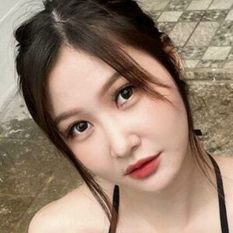 Chasandra Florence ポルノモデル 画像