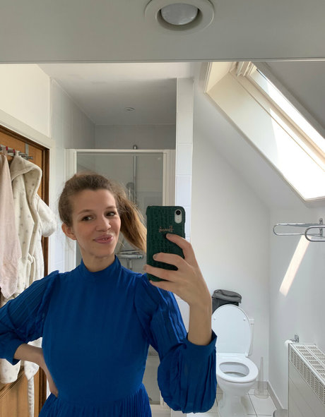 ブルネットのPOV オンリーファンズ ポルノ 写真