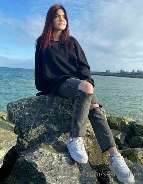 sakuraafree ポルノスター 裸 画像
