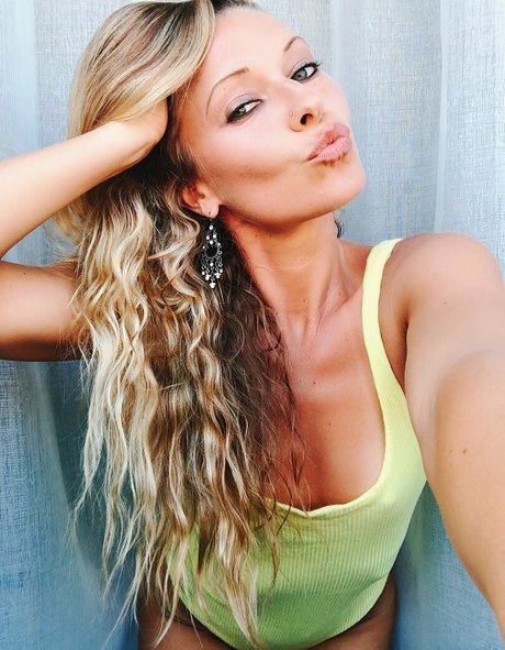 本物のオンリーファンズ ポルノ 画像