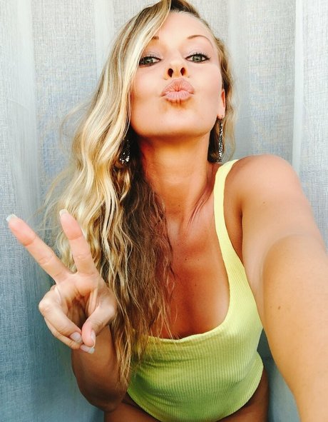 ニューハーフオンリーファン ポルノ 画像