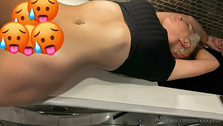 タンオンリーファン ホット 写真