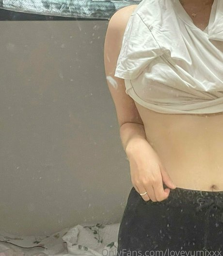 デカ尻ティーンオンリーファンズ 無料 写真