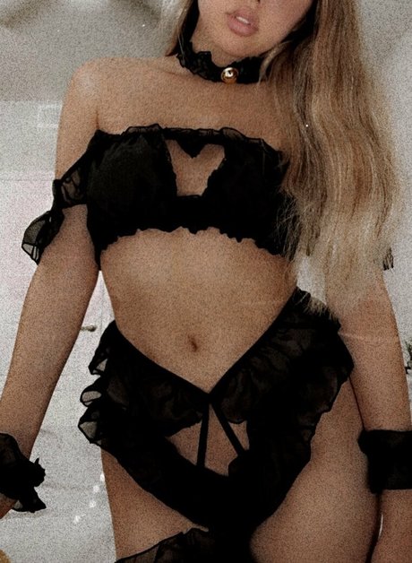 Wasianbabygirl アダルトモデル 写真