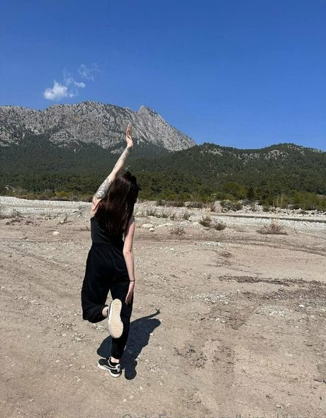 kira kirraa アダルトモデル 画像