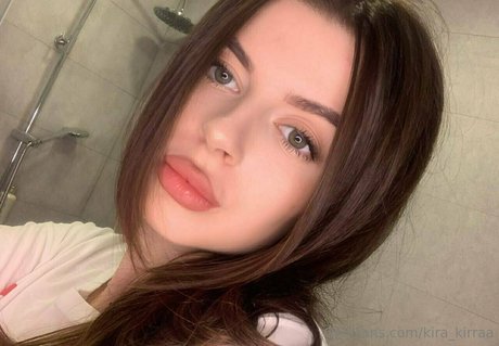 kira kirraa エロティックなスター 写真