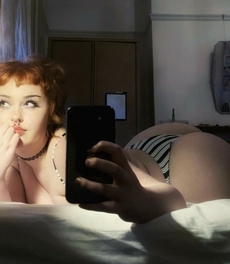 金髪のホットな妻オンリーファンズ 美しい 写真