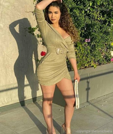 赤毛の痩せたオンリーファンズ セクシー裸 写真