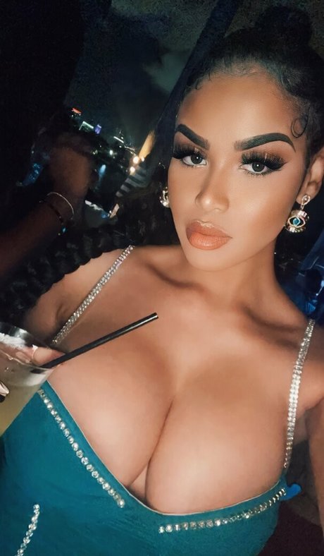 巨尻オンリーファン 無料 画像