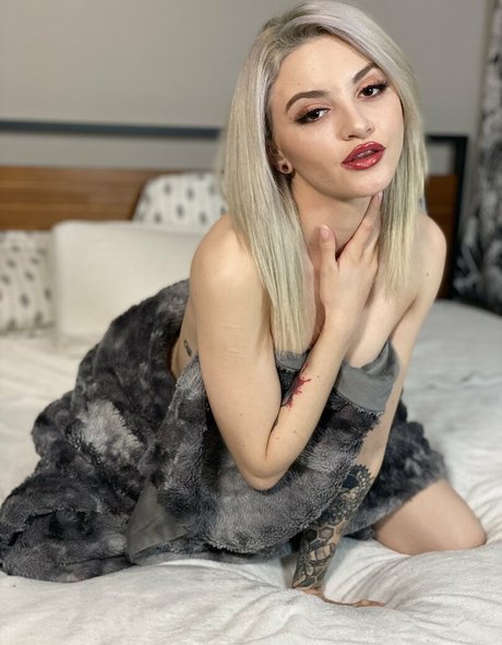 クソ野郎オンリーファンズ ヌード 画像