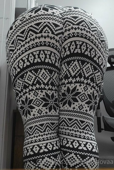 lexaanovaa ポルノモデル 写真