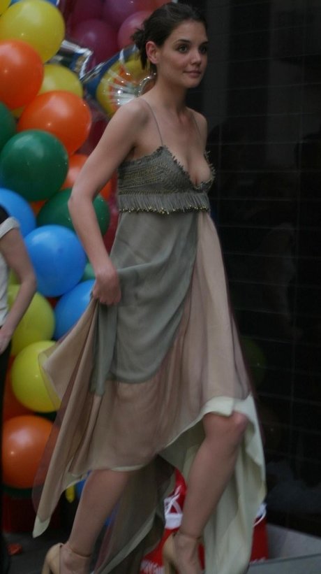 Katie Holmes ポルノスター 無料 写真