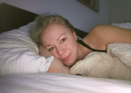 成熟したラテン系オンリーファンズ セクシー裸 写真