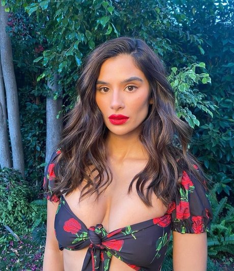 Diane Guerrero スター ヌード 写真