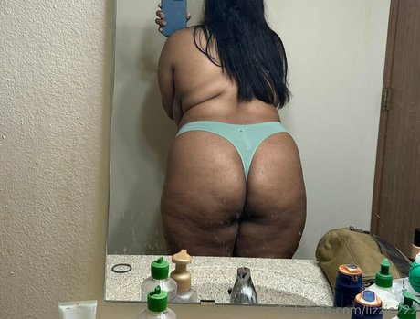 大学のアジア人オンリーファンズ 無料アダルト 写真