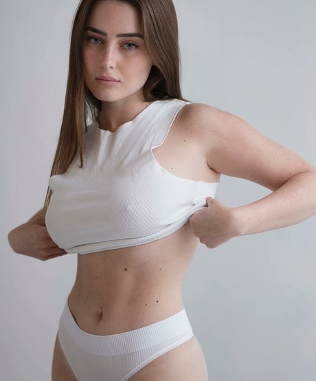 Effy Palarya セクシー女優 ギャラリー