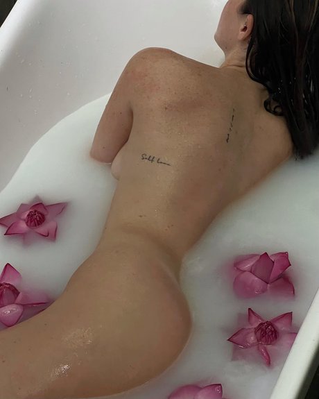 Effy Palarya セックスモデル 写真