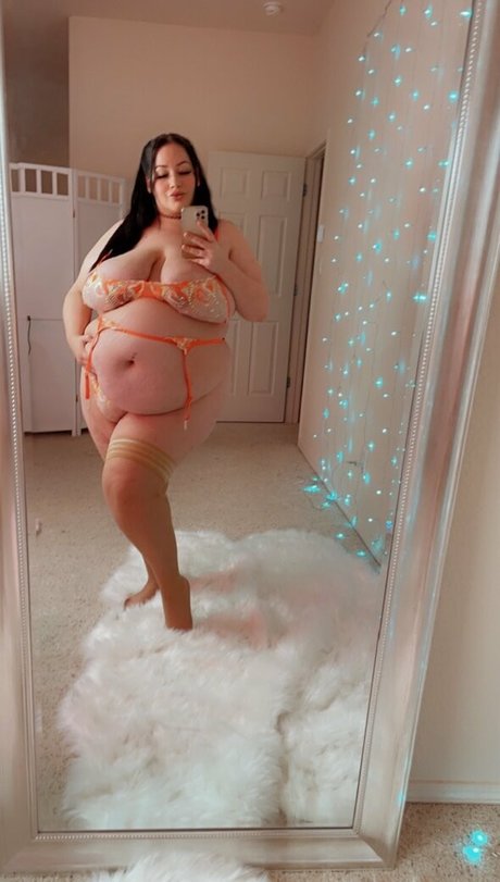 巨乳ラテン系オンリーファンズ セクシー裸 写真