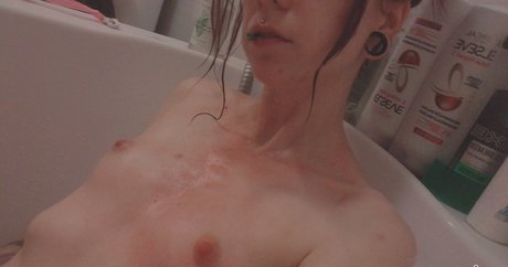 フィットネスガールズオンリーファンズ セクシーヌード 画像