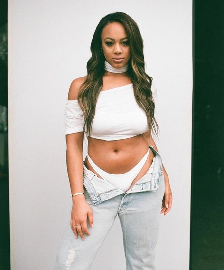 Nia Sioux 最高のスター ギャラリー