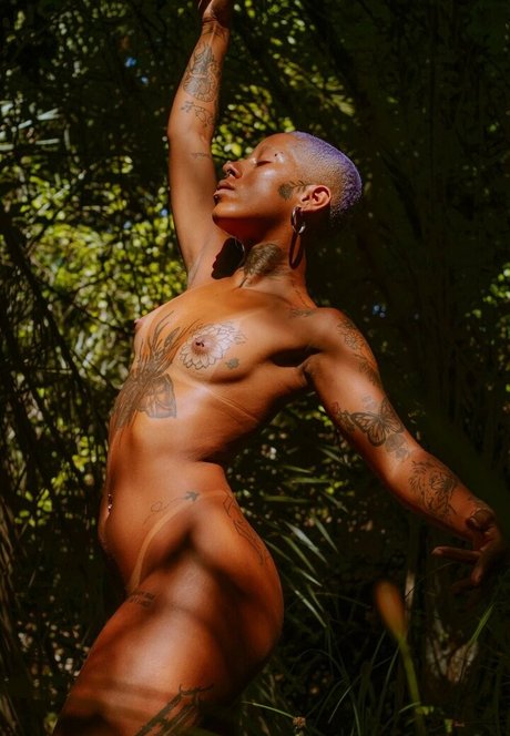 opaicriis エロティックなスター 写真