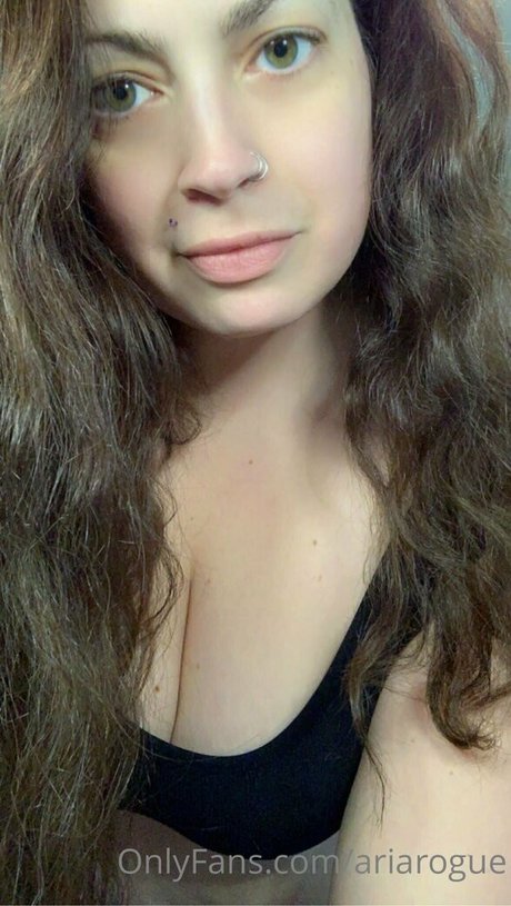 セクシーなブルネットのオンリーファンズ 美しいポルノ 画像