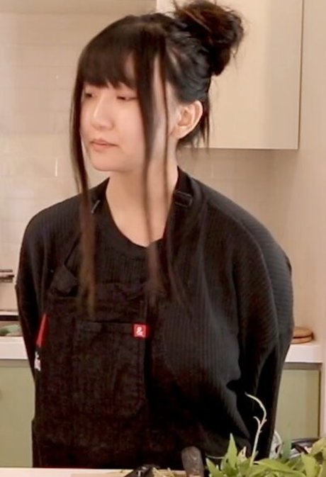 カーリーエボニーオンリーファンズ セクシー 写真