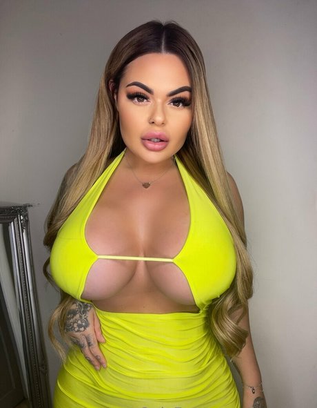 金髪の小人オンリーファンズ 美しいポルノ 写真