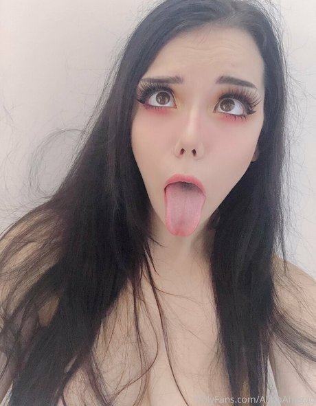 小さなおっぱいオンリーファンズ 無料エロ 写真