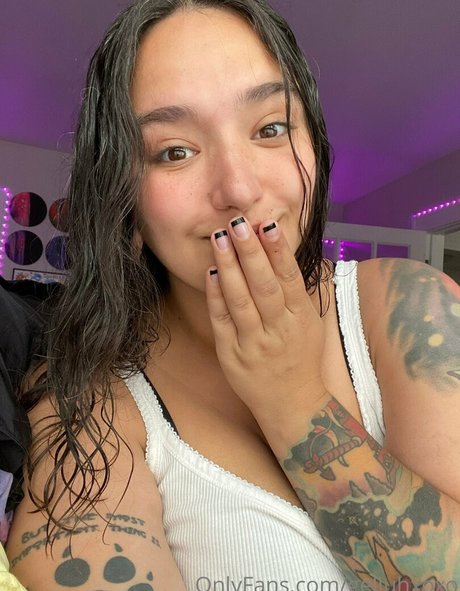 オイルを塗った巨乳オンリーファンズ アートxxx 写真