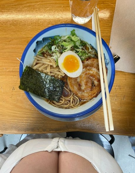 ダウンオンリーファン エロ 写真