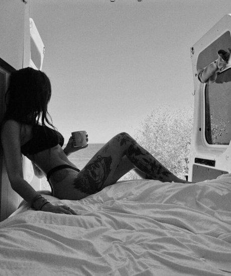 熟女のおっぱいオンリーファンズ 美しいxxx 画像