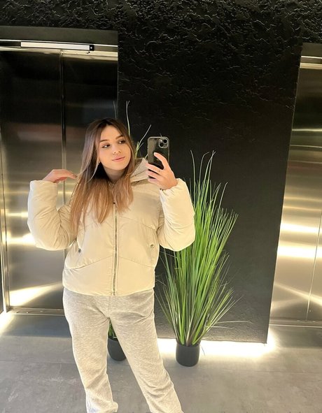 lucky ashley 素敵なポルノスター 写真