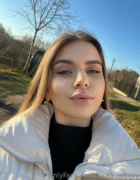 lucky ashley 美しいポルノスター 写真