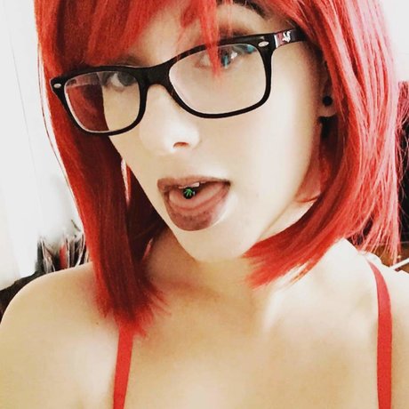 Sassysammi1880 裸の女優 画像