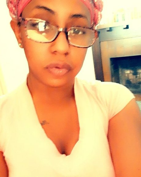 最もホットなティーンオンリーファン アダルト 写真