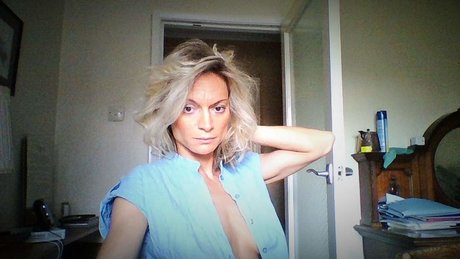 sassyblondepeach 美しいスター 写真