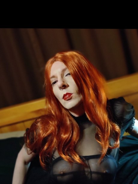 Sara Nous ヌードのポルノスター 写真