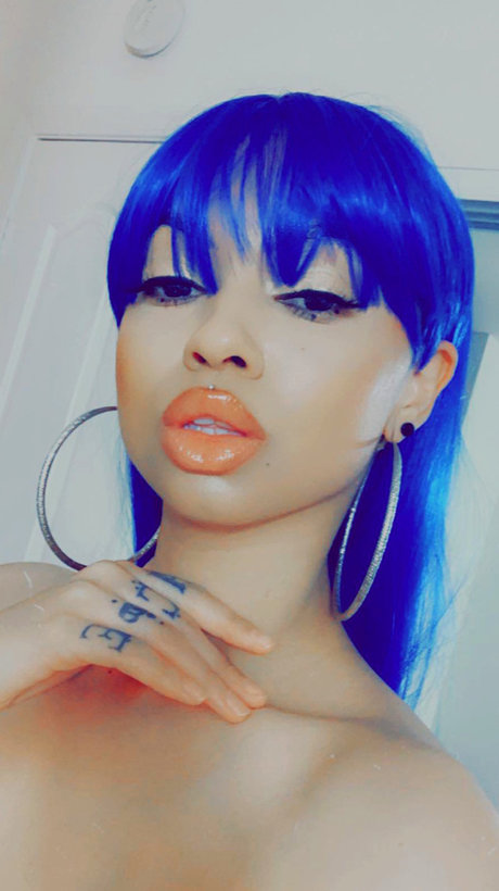 Blu Davis エロティックなポルノスター 画像