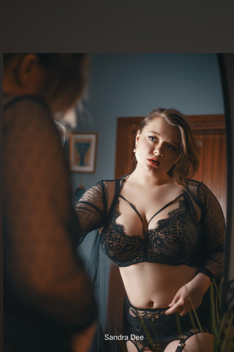 Sandra Dee ポルノスター 裸 写真