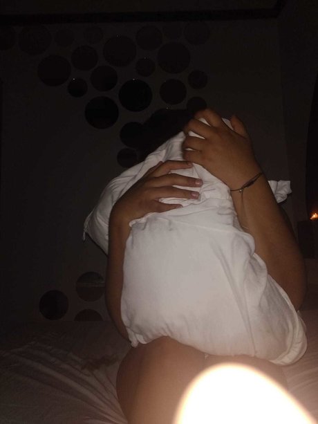 オンリーファンズを崇拝する 美しい裸 画像