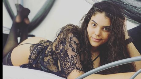 巨乳で痩せているオンリーファンズ ポルノグラフィック 写真