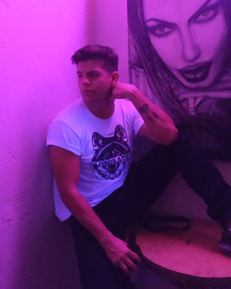 Darthmilo ポルノスター 無料 写真