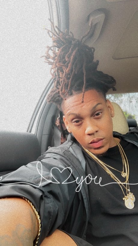 大学のアジア人オンリーファンズ セクシーヌード 写真