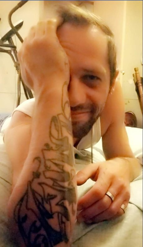 T Bone 裸のポルノスター 写真