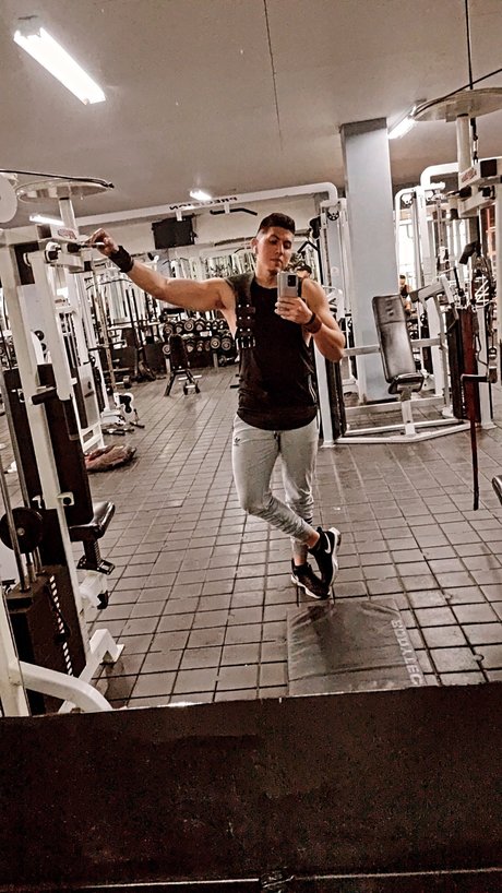 Elias 独占ポルノスター 写真